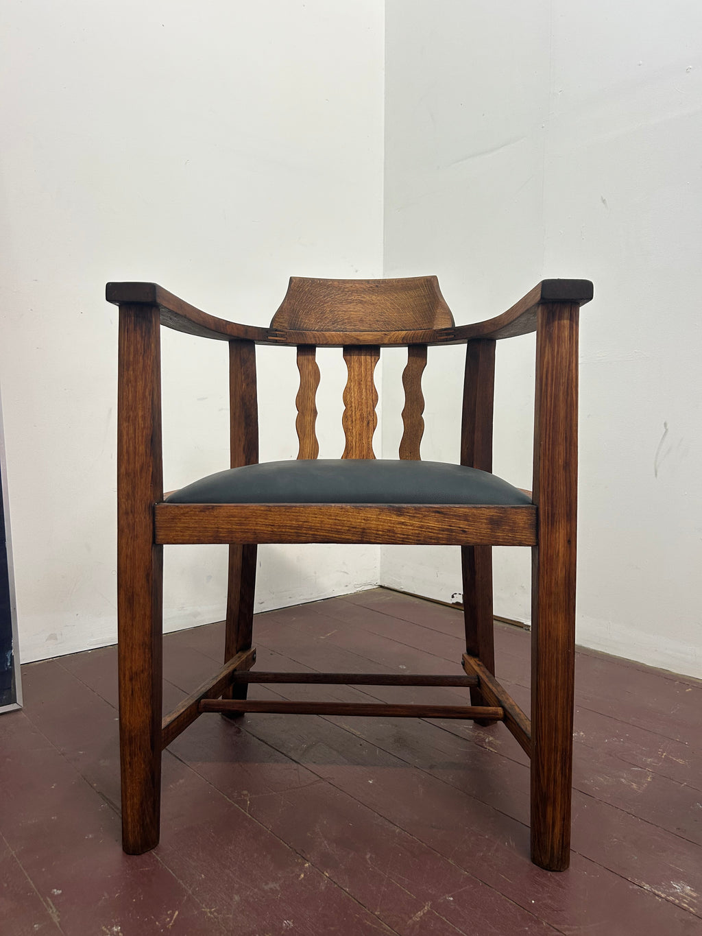 Vintage arm chair