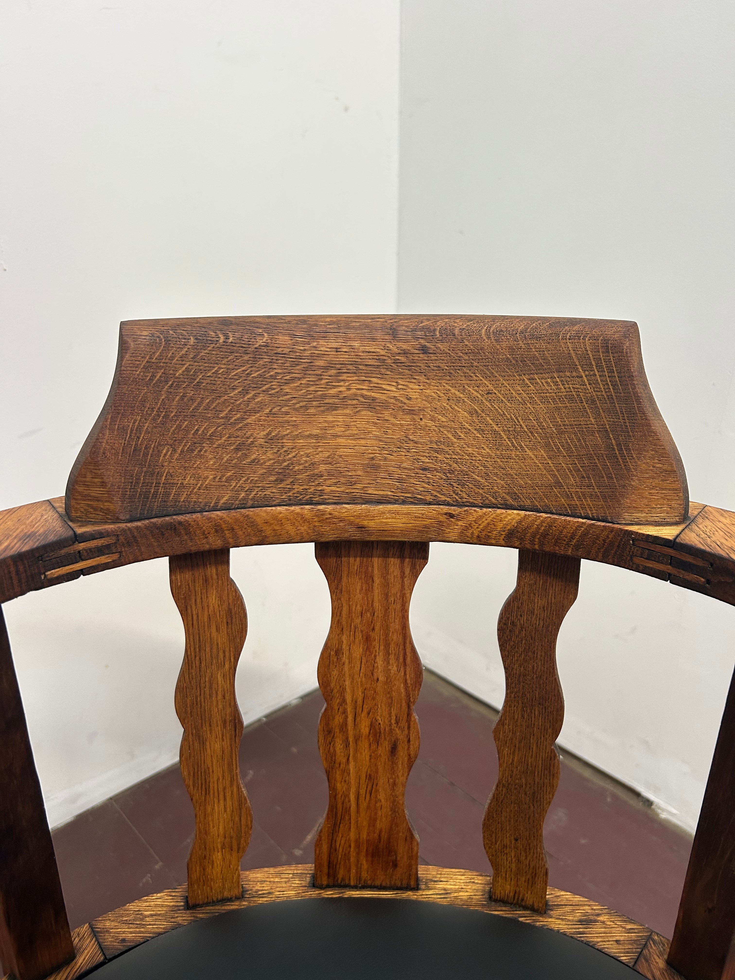 Vintage arm chair