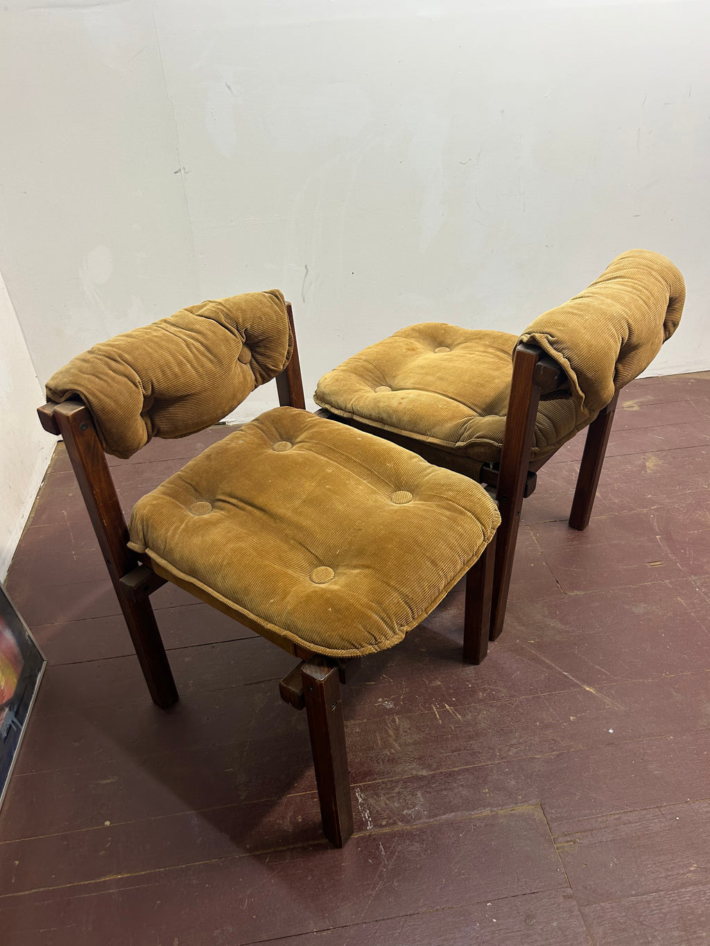 Pair of lounge chairs