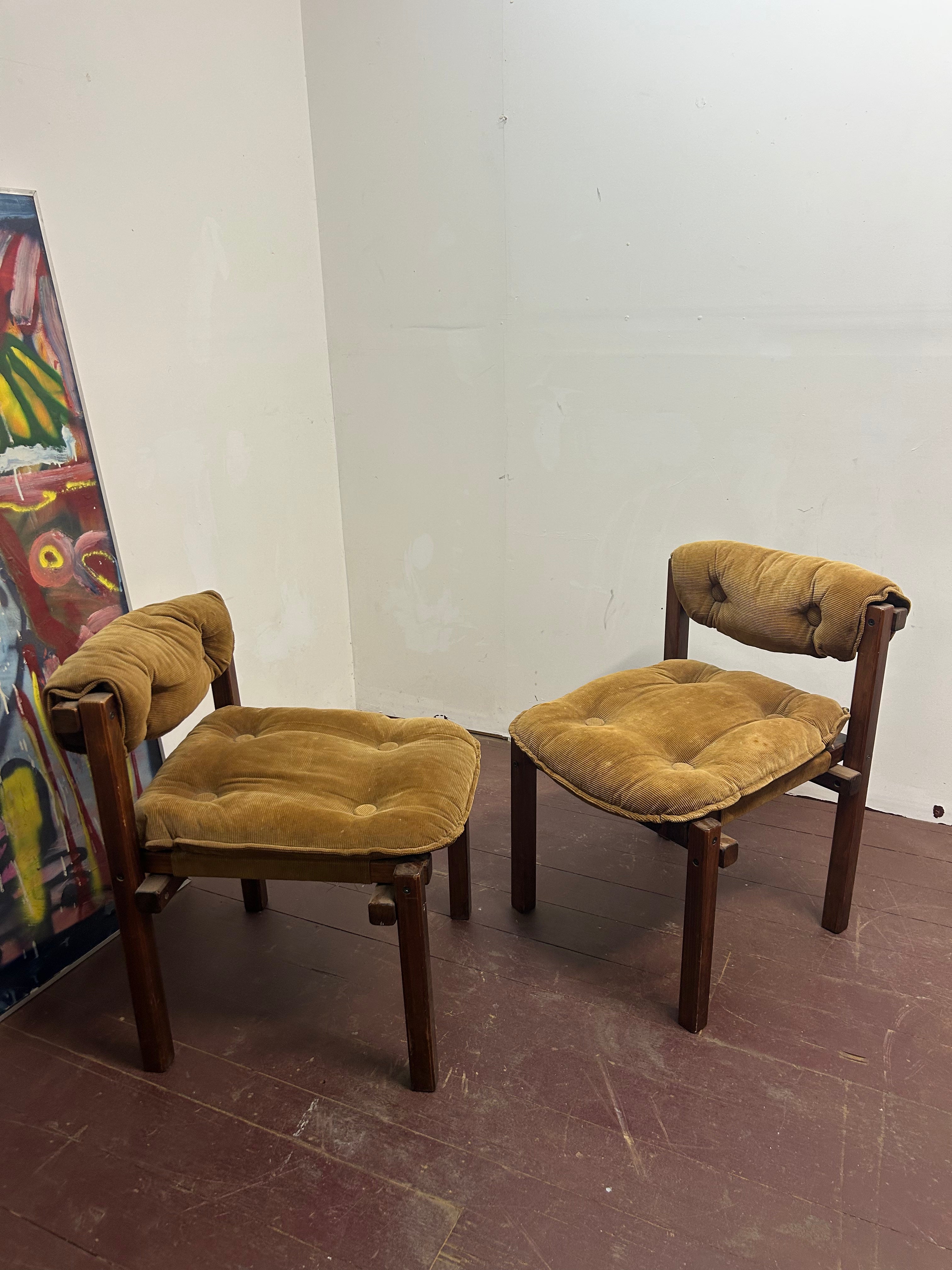 Pair of lounge chairs